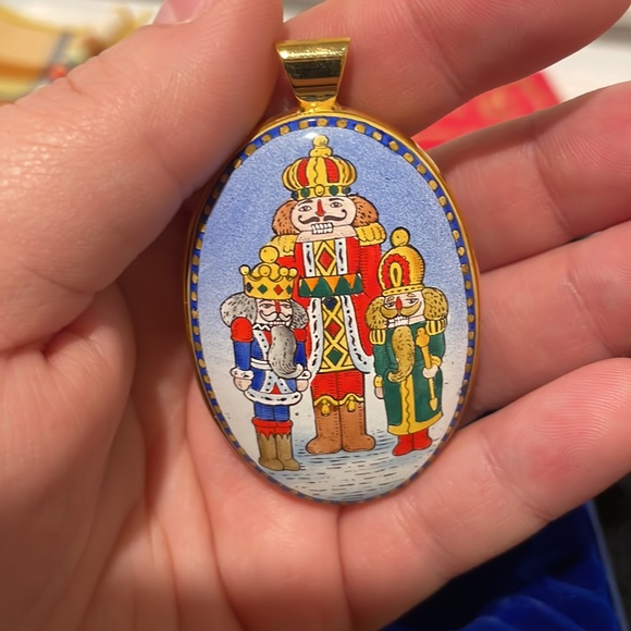 Halcyon Days Enamels nutcracker pendant - Picture 3 of 5